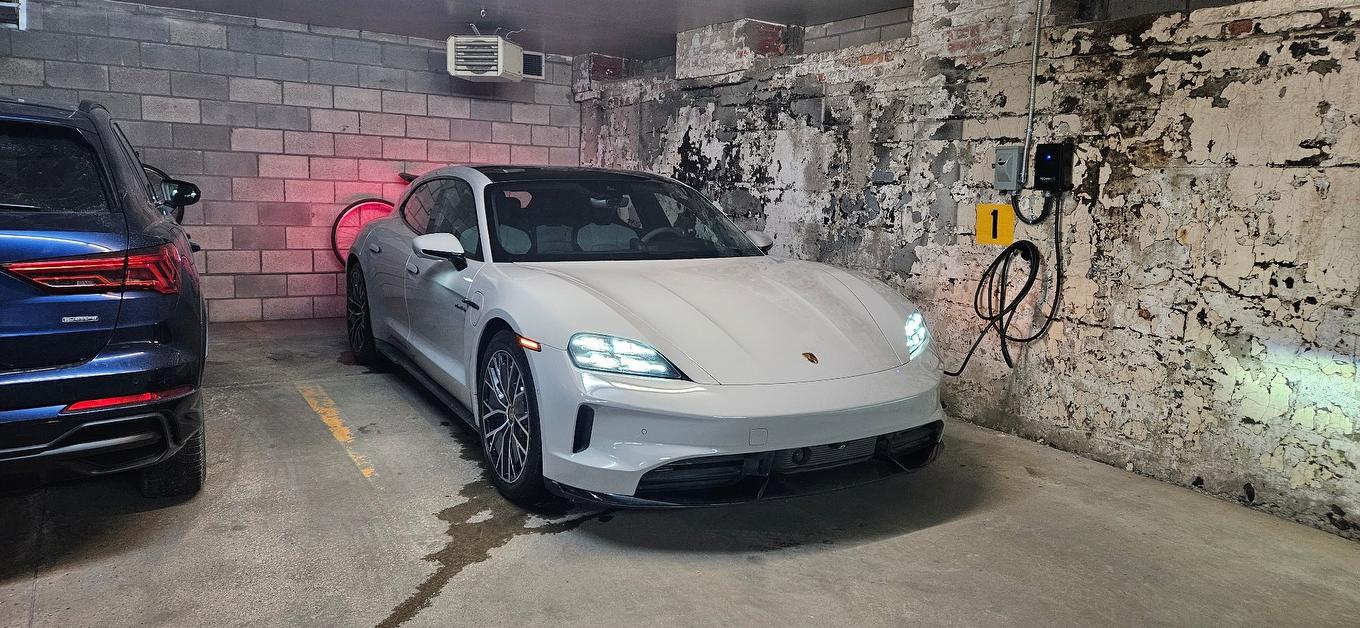Stationnement - 104-1015 Rue William, Montréal (Le Sud-Ouest), QC - Indoor Photo Showing Garage