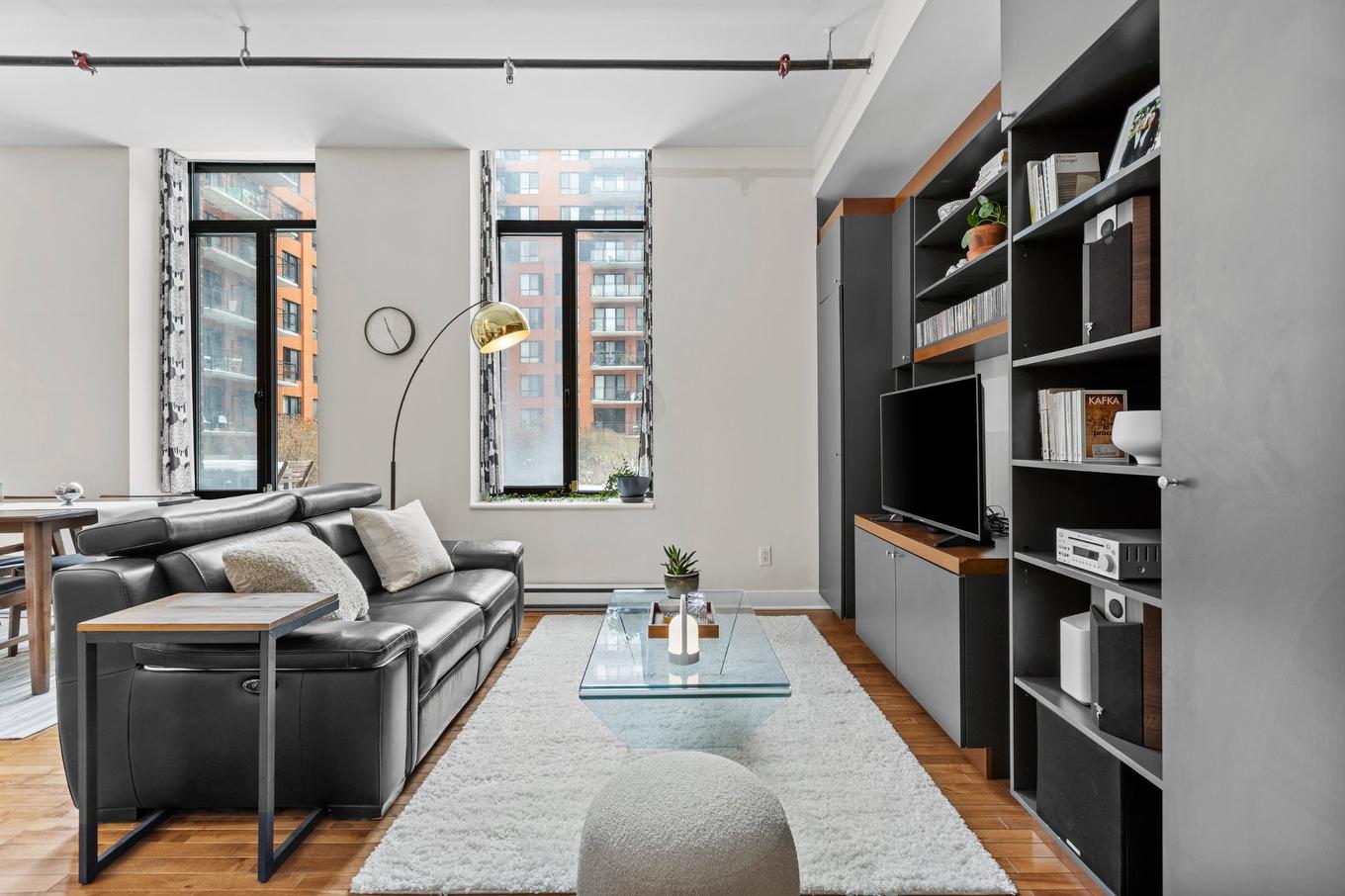 Salon - 104-1015 Rue William, Montréal (Le Sud-Ouest), QC - Indoor