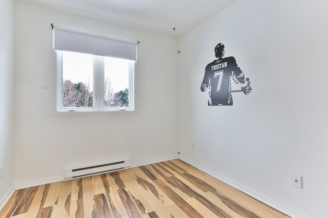 Bedroom - 660 Rue Boisvert, Saint-Jean-Sur-Richelieu, QC - Indoor Photo Showing Other Room