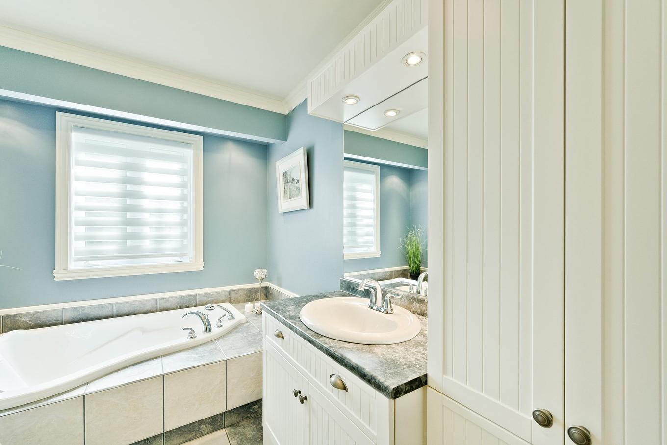 Bathroom - 265 Rue Rolland-Dion, Magog, QC - Indoor Photo Showing Bathroom