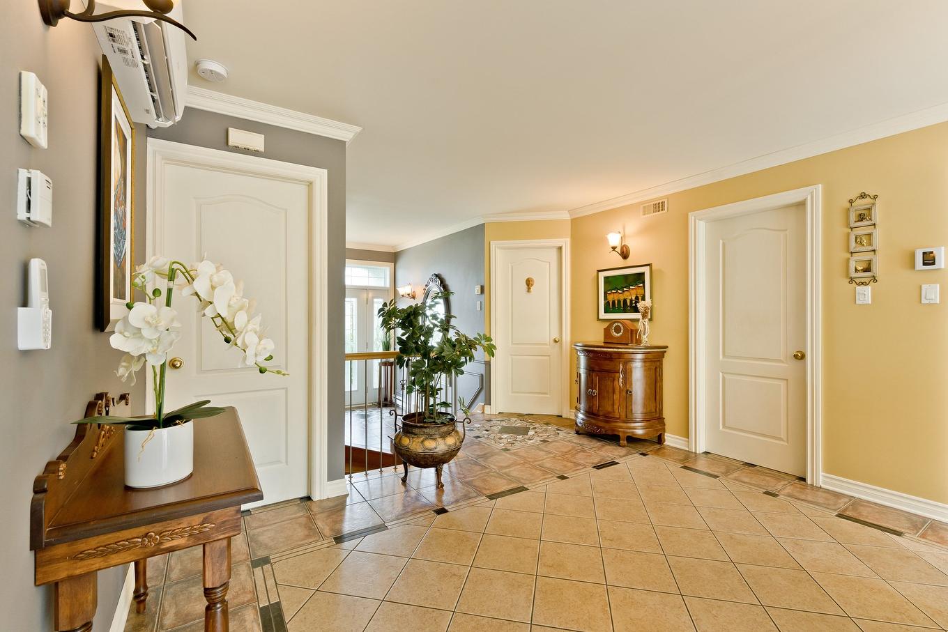 Overall view - 265 Rue Rolland-Dion, Magog, QC - Indoor Photo Showing Other Room