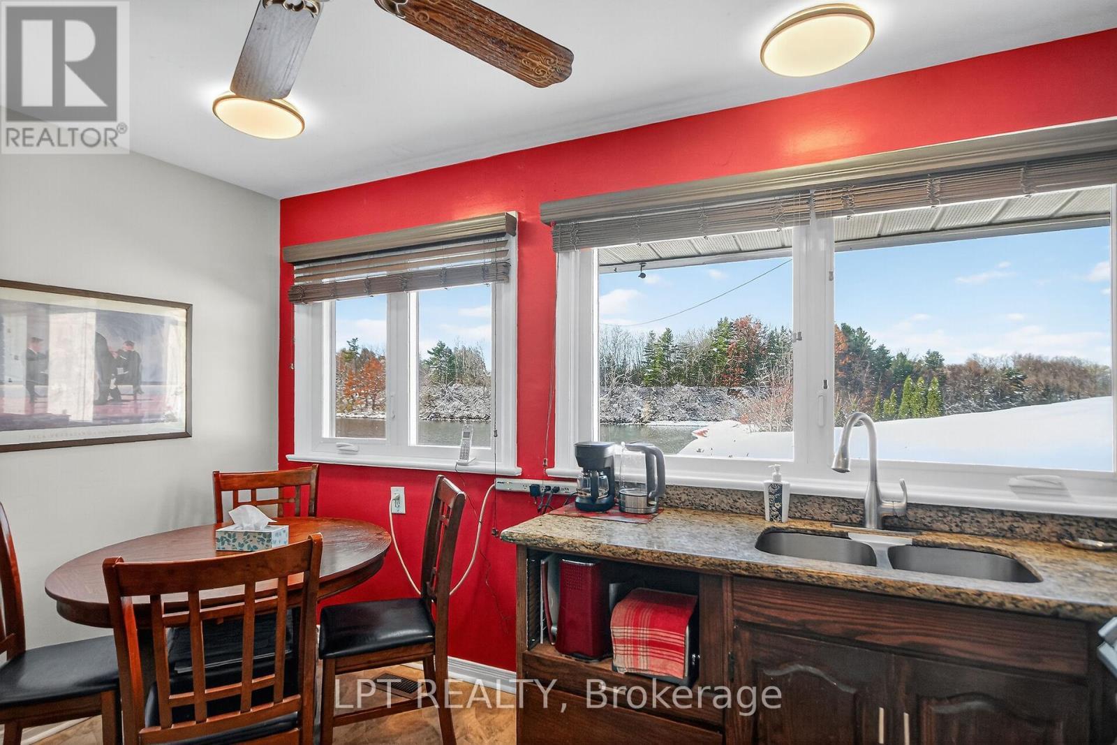 3633 Revelstoke Drive, Ottawa, ON - Indoor Photo Showing Dining Room