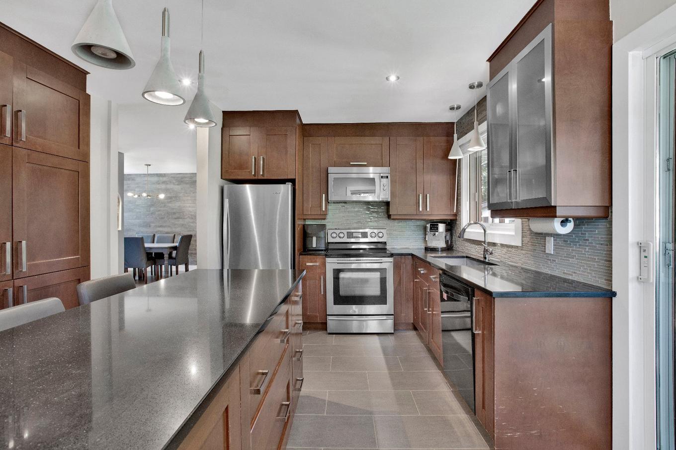 Cuisine - 90 Rue Raoul-Jobin, Repentigny (Repentigny), QC - Indoor Photo Showing Kitchen With Upgraded Kitchen