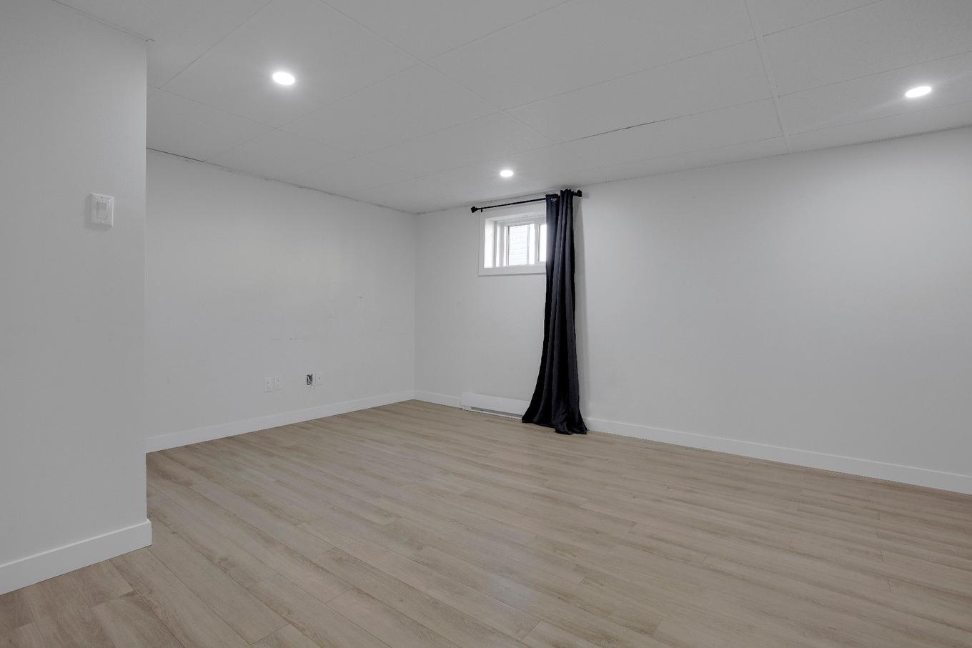 Chambre à coucher - 90 Rue Raoul-Jobin, Repentigny (Repentigny), QC - Indoor Photo Showing Other Room