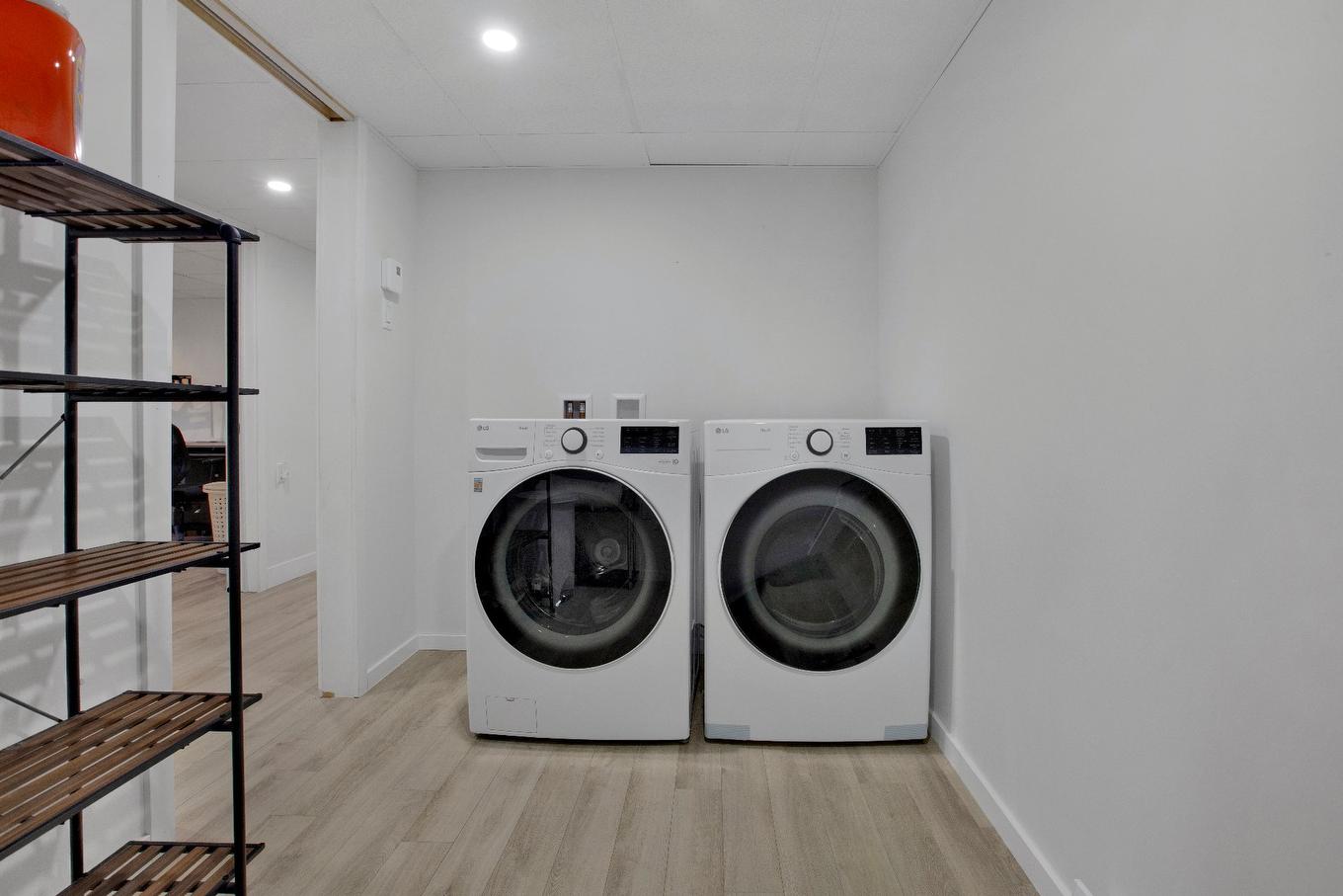 Salle de lavage - 90 Rue Raoul-Jobin, Repentigny (Repentigny), QC - Indoor Photo Showing Laundry Room