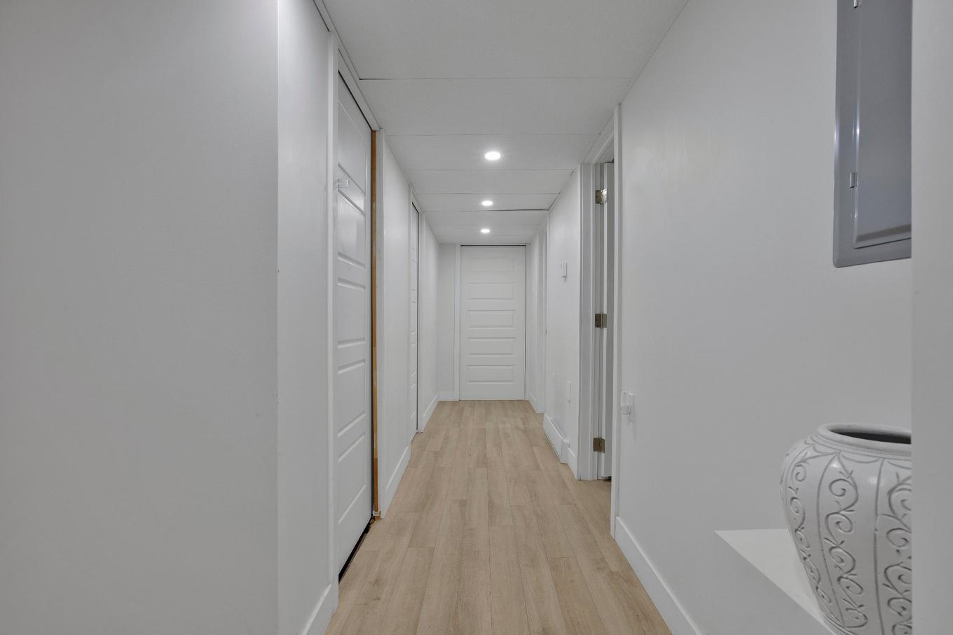 Corridor - 90 Rue Raoul-Jobin, Repentigny (Repentigny), QC - Indoor Photo Showing Other Room