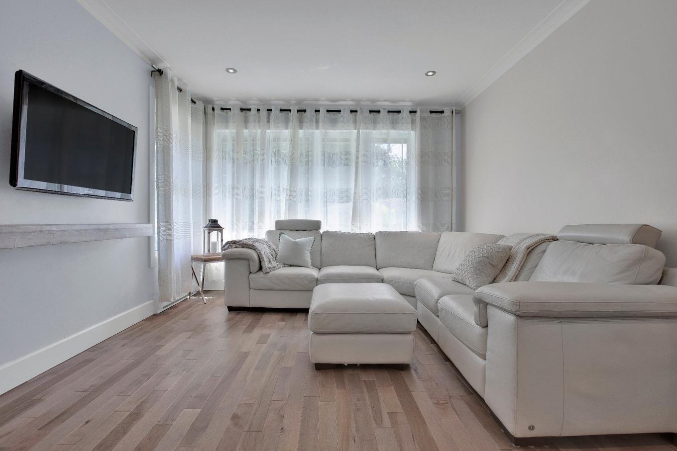 Salon - 90 Rue Raoul-Jobin, Repentigny (Repentigny), QC - Indoor Photo Showing Living Room