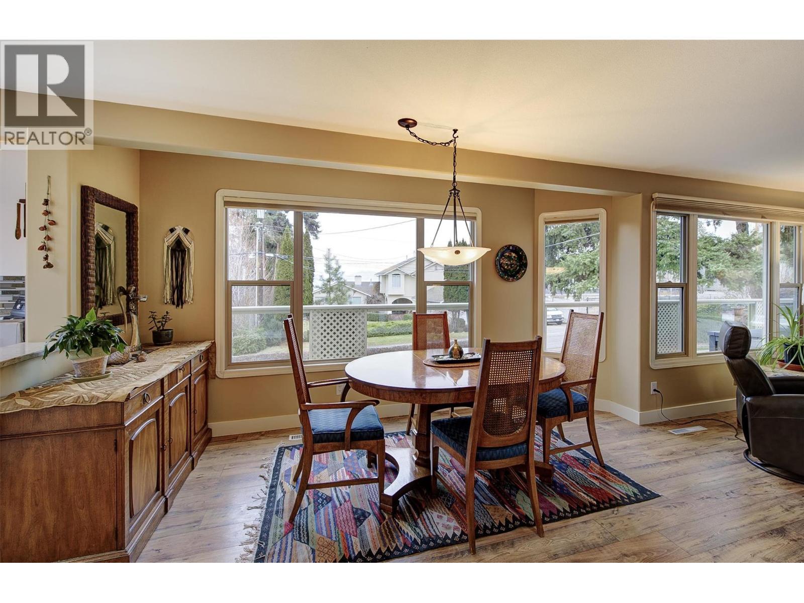 Spacious dining room area - 391 Braeloch Road, Kelowna, BC - Indoor Photo Showing Dining Room
