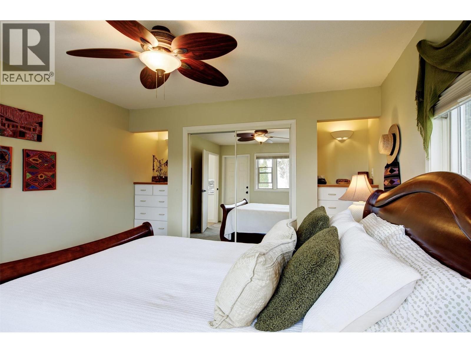 391 Braeloch Road, Kelowna, BC - Indoor Photo Showing Bedroom