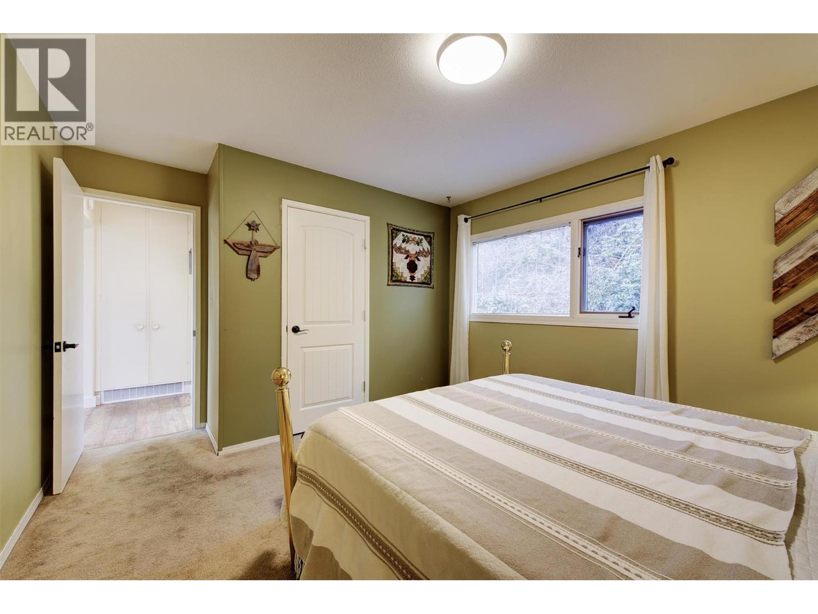 391 Braeloch Road, Kelowna, BC - Indoor Photo Showing Bedroom