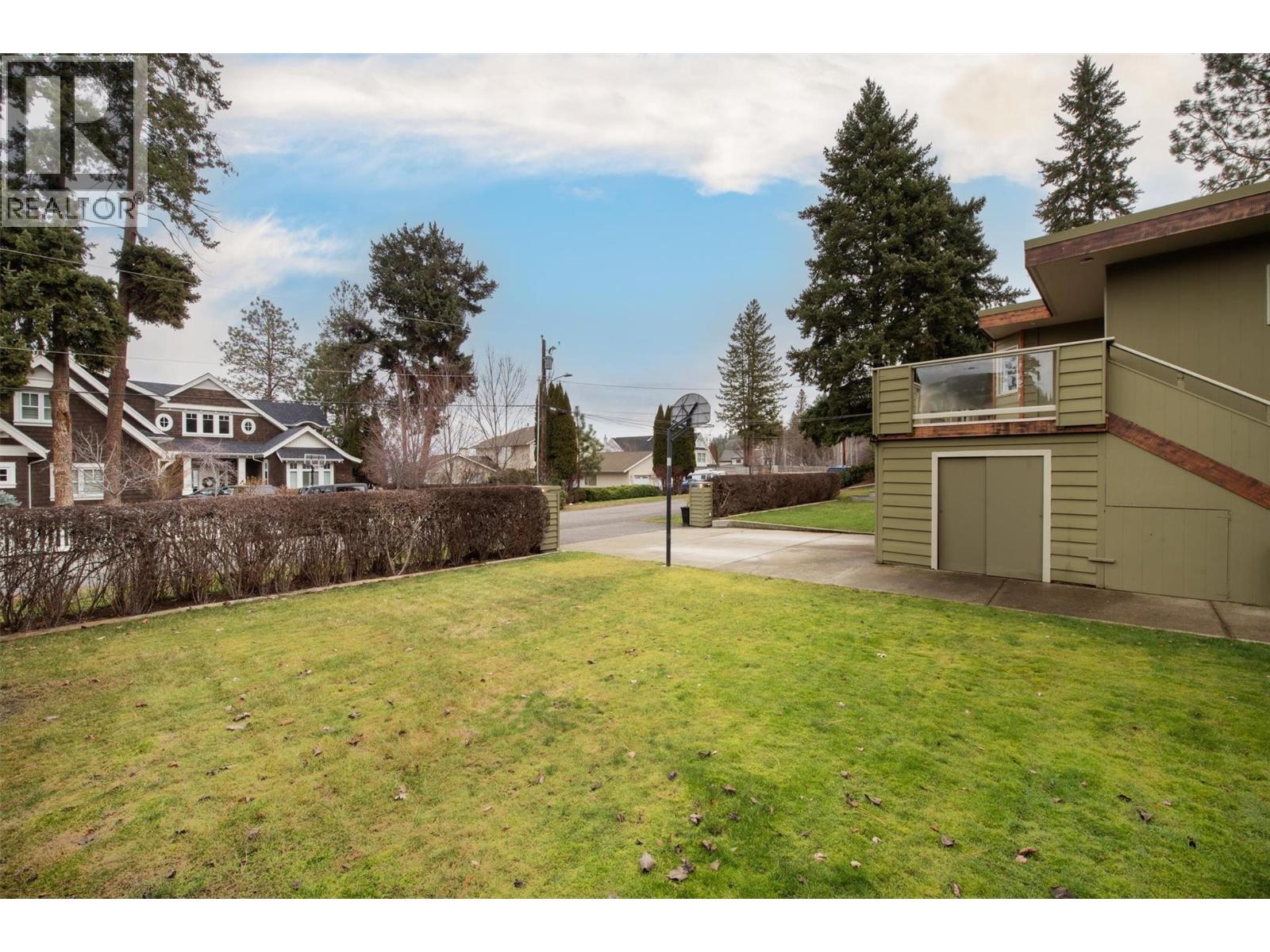 391 Braeloch Road, Kelowna, BC - Outdoor