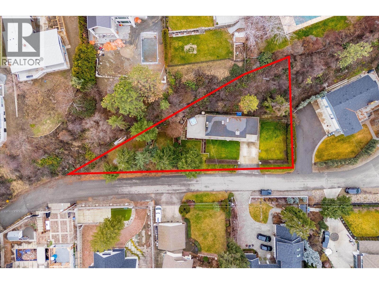 Birds Eye view of the property line - 0.30 acre - 391 Braeloch Road, Kelowna, BC - Outdoor With View
