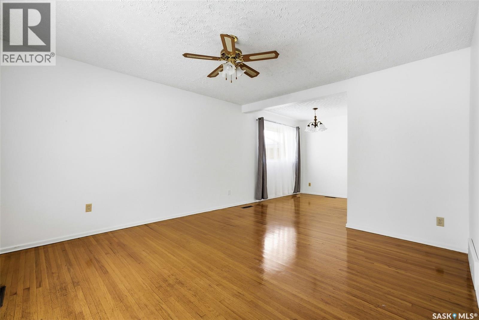 3213 Patricia Avenue, Regina, SK - Indoor Photo Showing Other Room