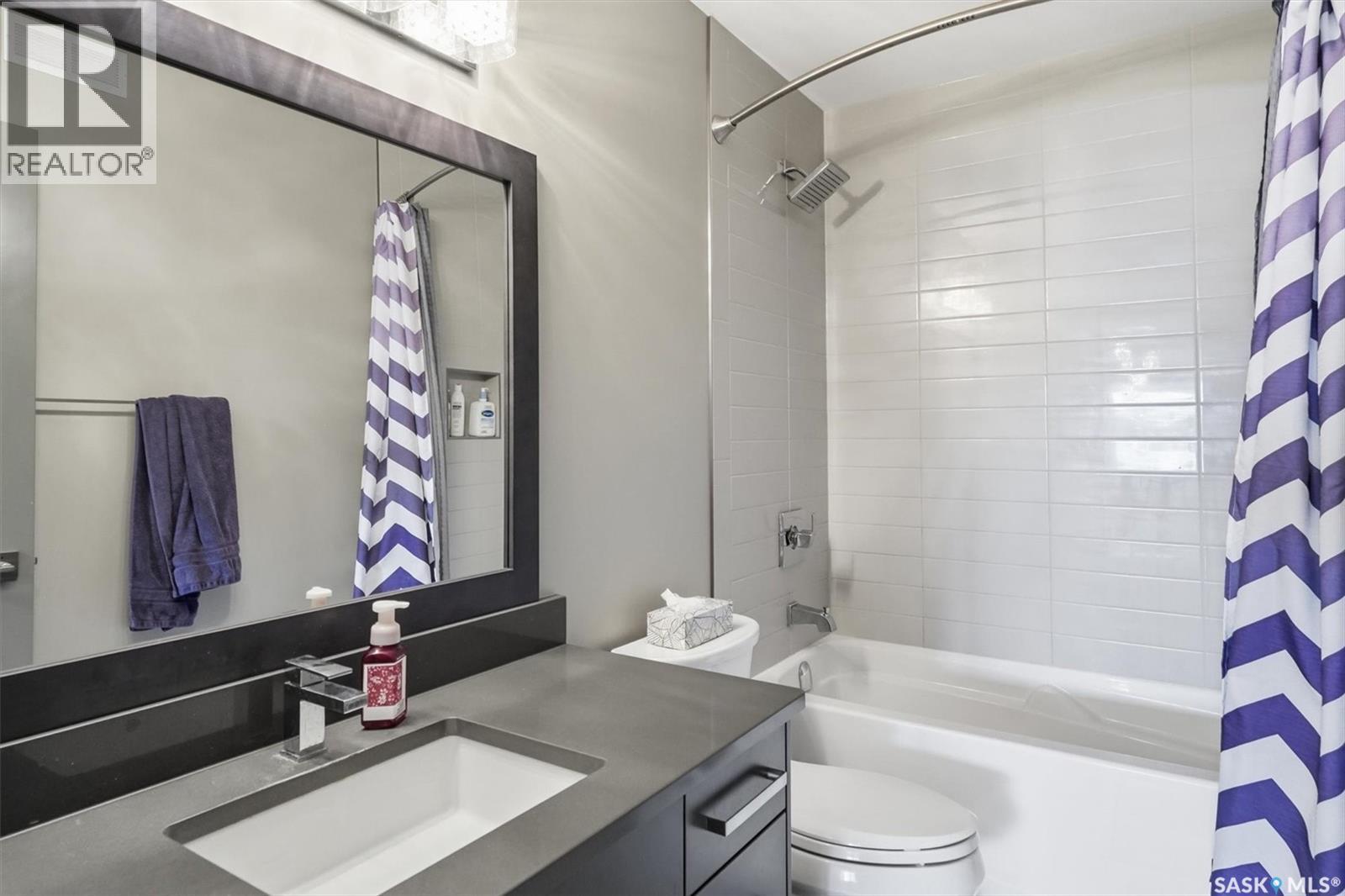 519 Bennion Terrace, Saskatoon, SK - Indoor Photo Showing Bathroom