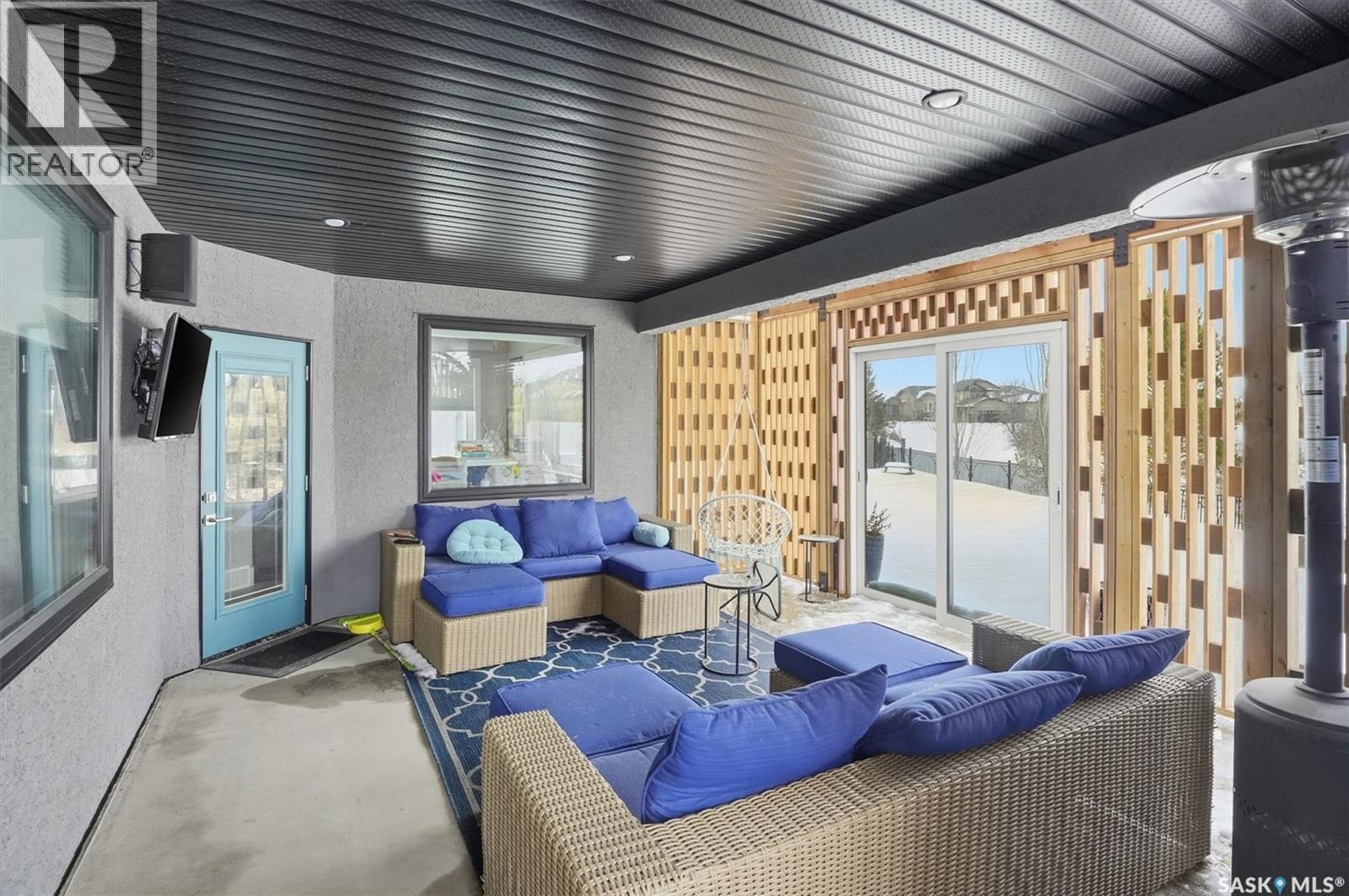 519 Bennion Terrace, Saskatoon, SK - With Deck Patio Veranda With Exterior