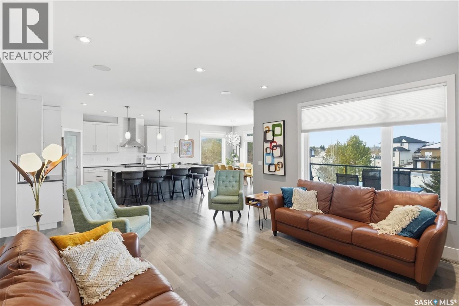 519 Bennion Terrace, Saskatoon, SK - Indoor Photo Showing Living Room