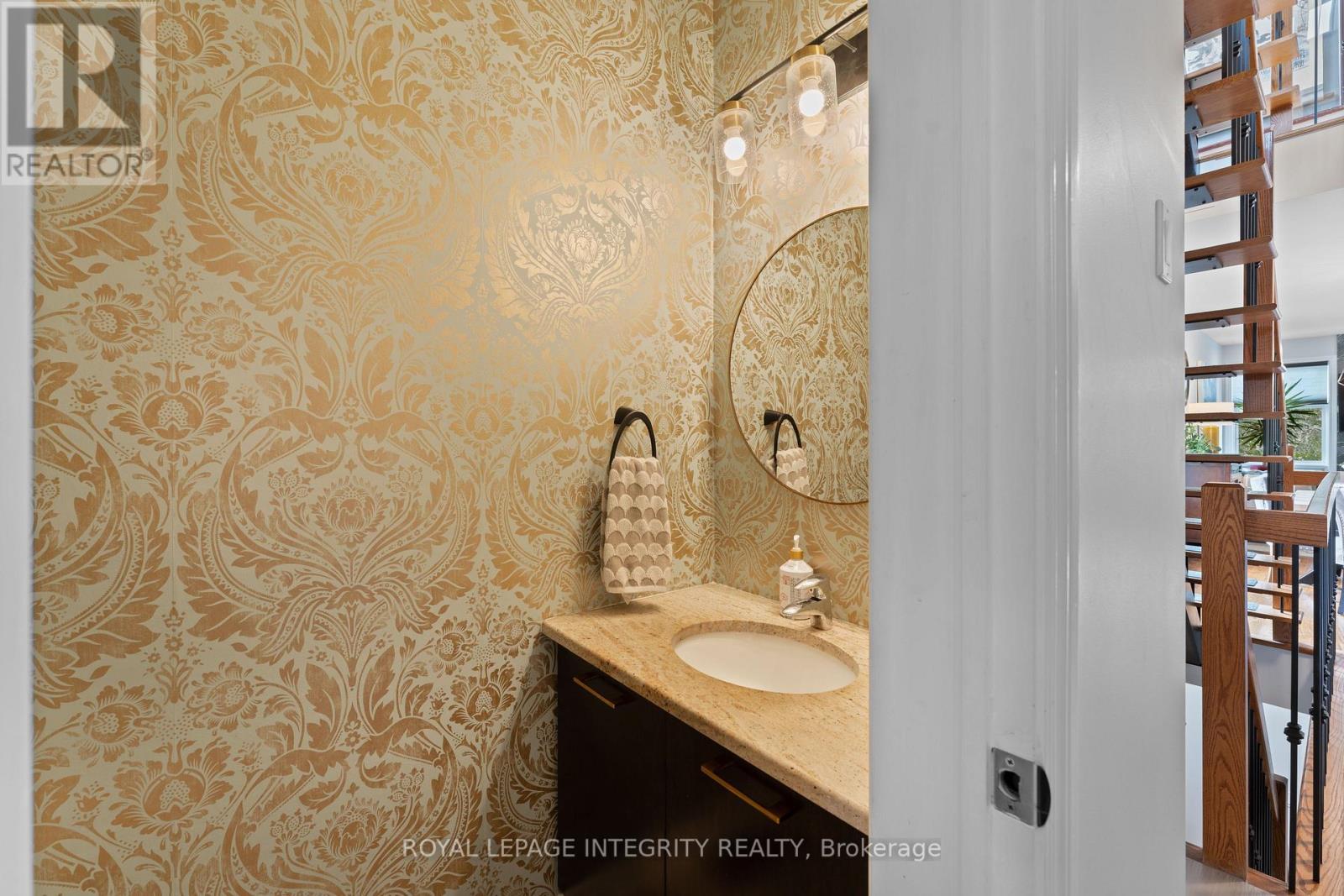 823 Petra Private, Ottawa, ON - Indoor Photo Showing Bathroom