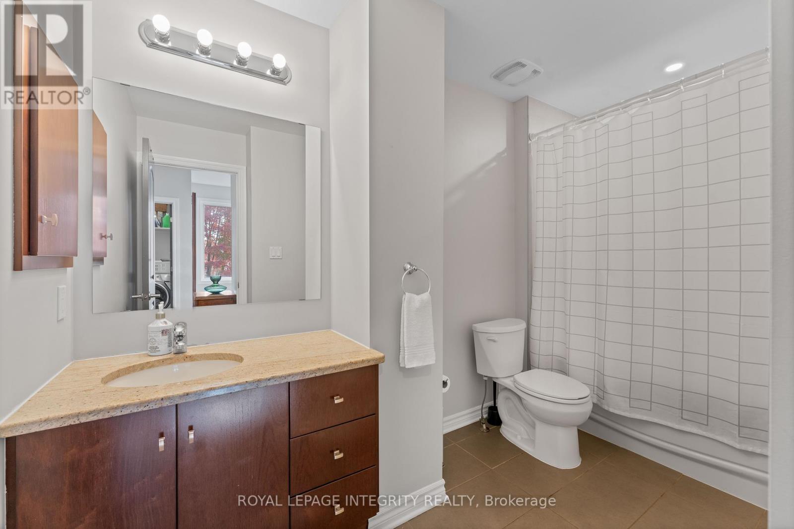 823 Petra Private, Ottawa, ON - Indoor Photo Showing Bathroom