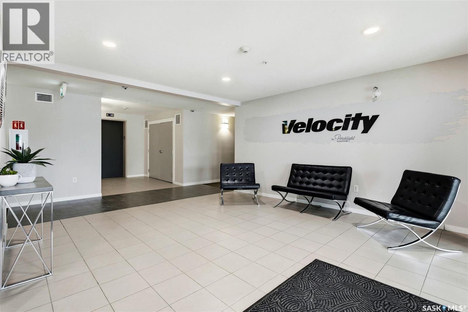 2418 5500 S Mitchinson Way S, Regina, SK - Indoor