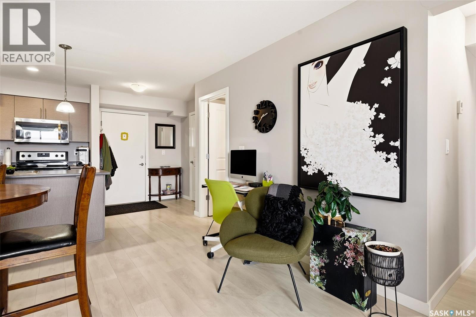 2418 5500 S Mitchinson Way S, Regina, SK - Indoor