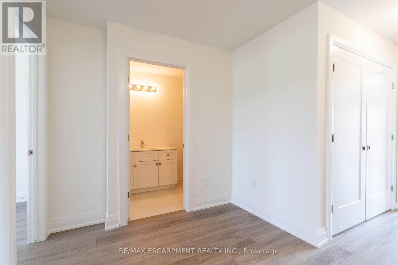 15 Raspberry Lane, Hamilton, ON - Indoor Photo Showing Other Room