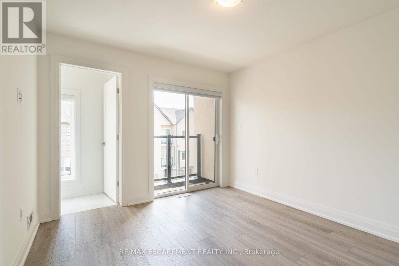 15 Raspberry Lane, Hamilton, ON - Indoor Photo Showing Other Room