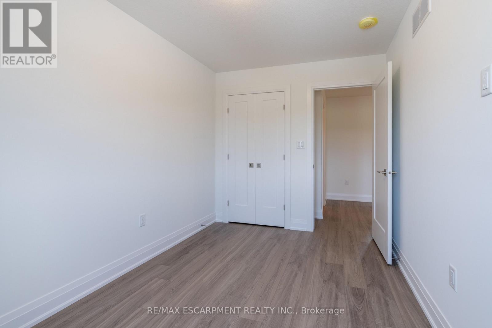 15 Raspberry Lane, Hamilton, ON - Indoor Photo Showing Other Room