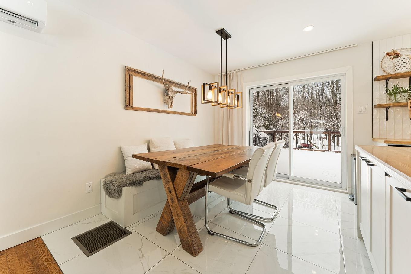 Salle à manger - 108 Rue Céline, Saint-Alphonse-De-Granby, QC - Indoor Photo Showing Dining Room