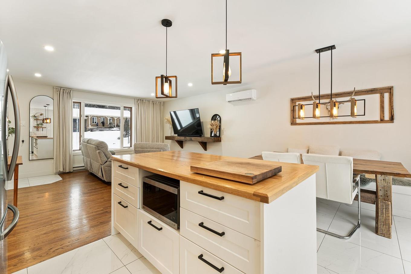 Cuisine - 108 Rue Céline, Saint-Alphonse-De-Granby, QC - Indoor