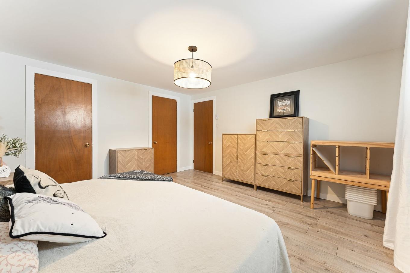 Chambre à coucher - 108 Rue Céline, Saint-Alphonse-De-Granby, QC - Indoor Photo Showing Bedroom