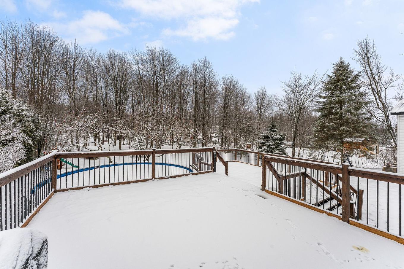 Balcon - 108 Rue Céline, Saint-Alphonse-De-Granby, QC - Outdoor