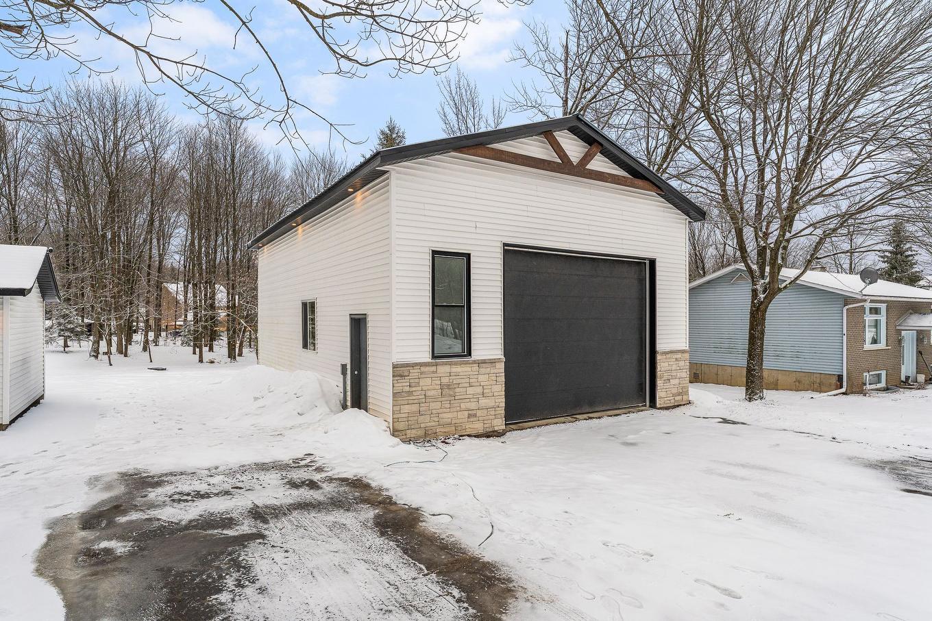 Garage - 108 Rue Céline, Saint-Alphonse-De-Granby, QC - Outdoor