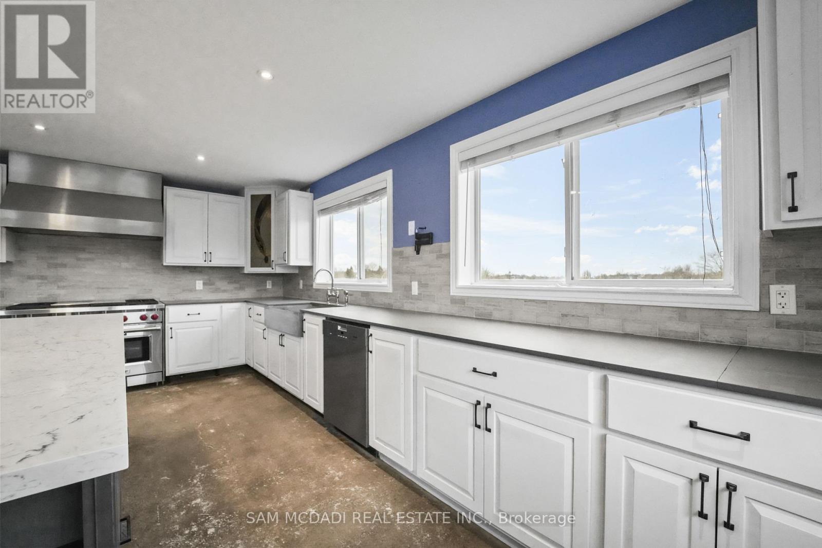 1291 Old Highway 8, Hamilton, ON - Indoor Photo Showing Kitchen With Upgraded Kitchen