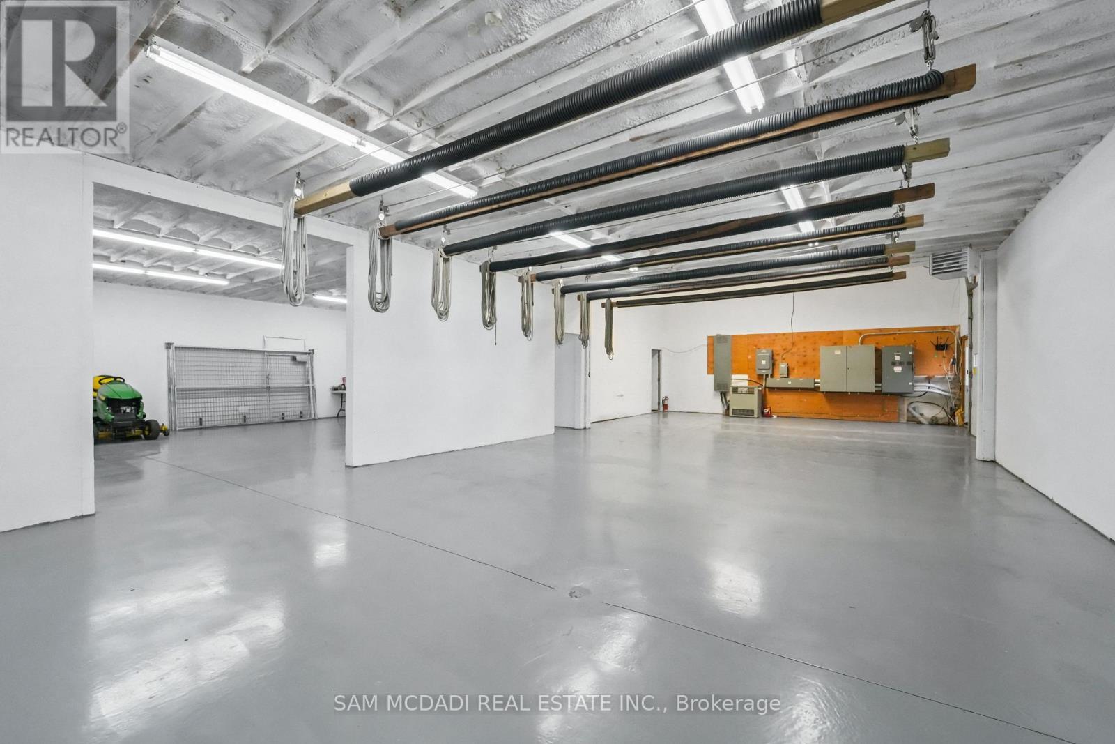 1291 Old Highway 8, Hamilton, ON - Indoor Photo Showing Other Room