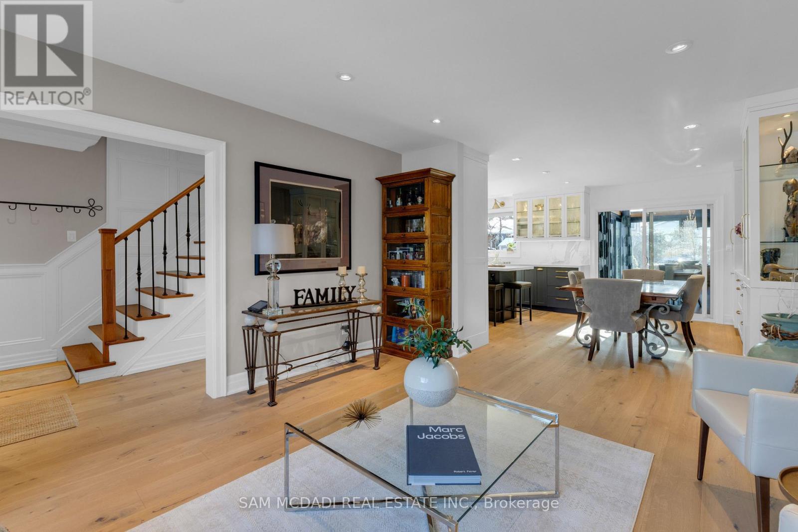 3620 Ponytrail Drive, Mississauga, ON - Indoor Photo Showing Living Room