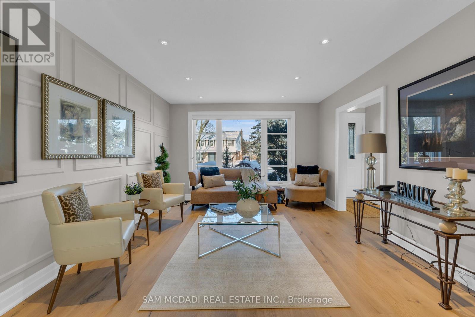 3620 Ponytrail Drive, Mississauga, ON - Indoor Photo Showing Living Room