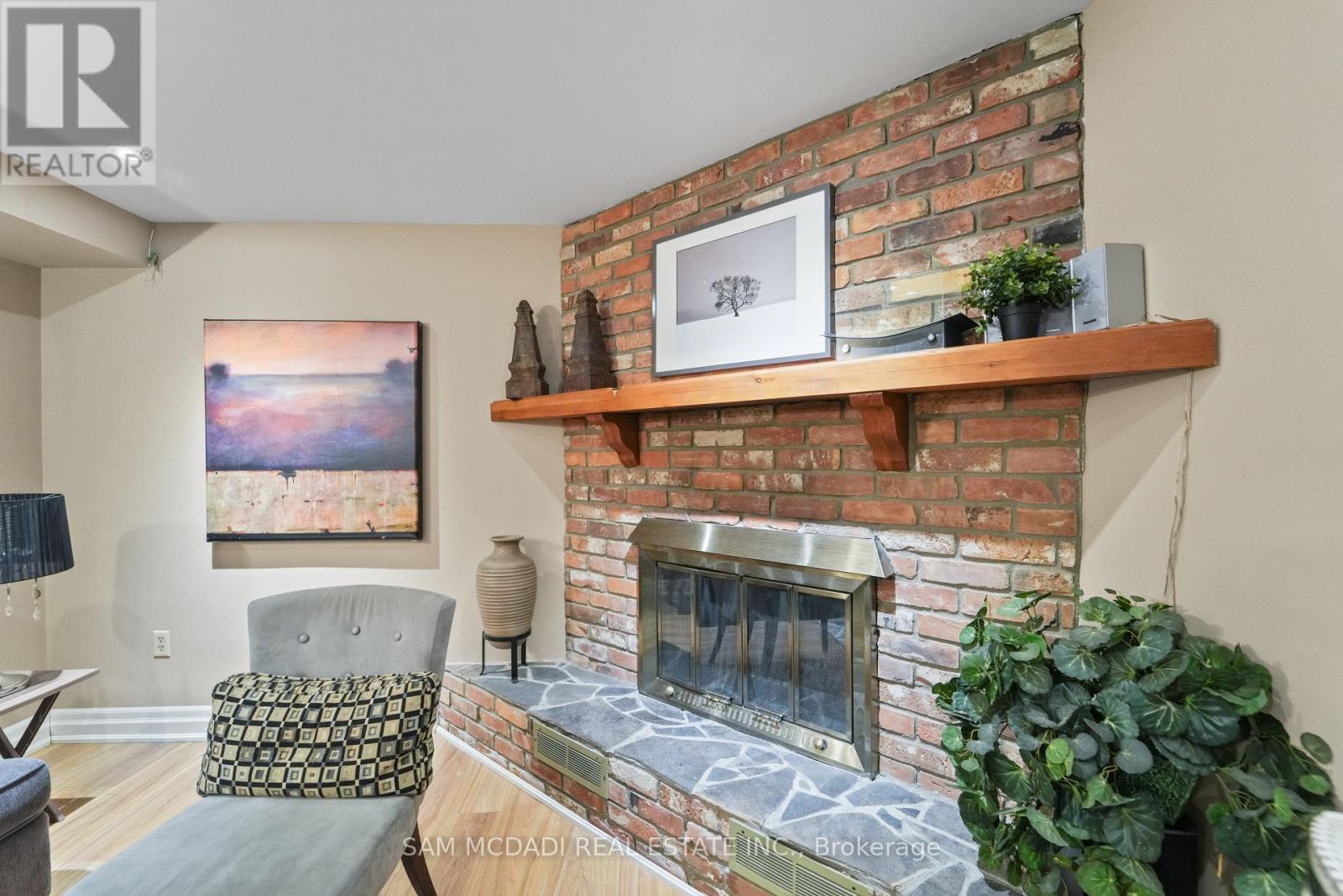 3620 Ponytrail Drive, Mississauga, ON - Indoor Photo Showing Living Room With Fireplace