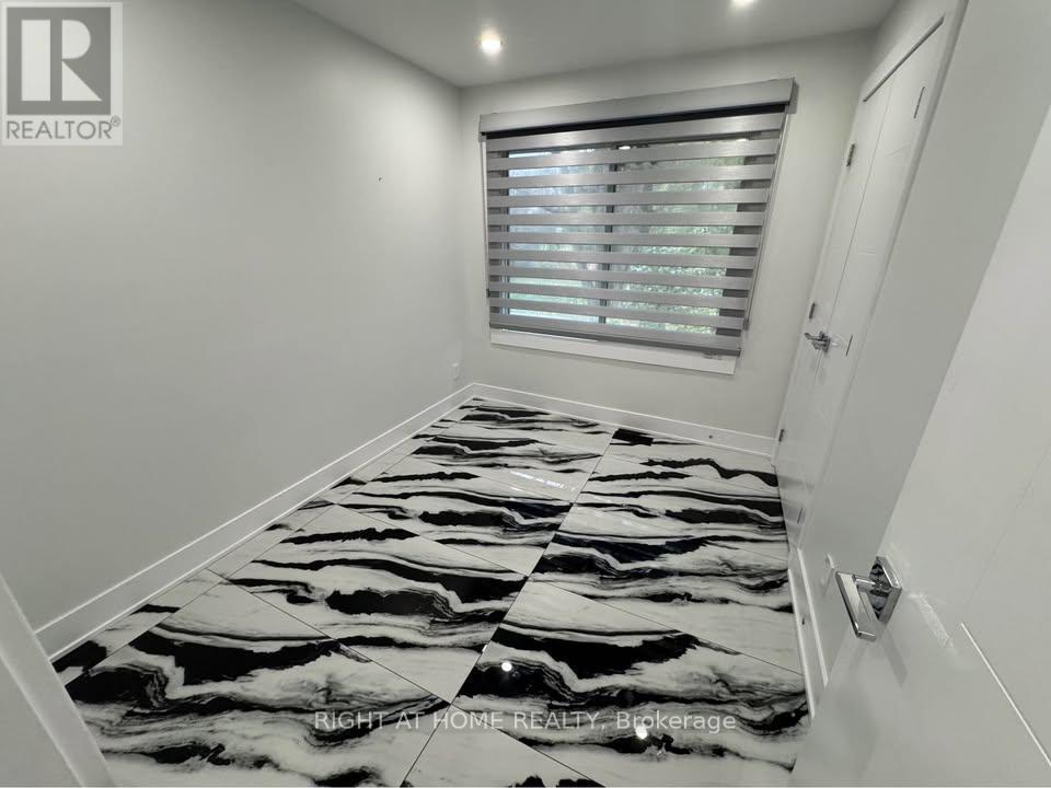 1373 Normandy Crescent, Ottawa, ON - Indoor Photo Showing Other Room