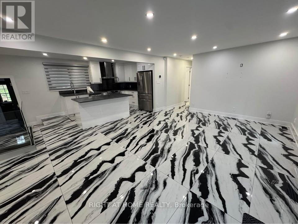 1373 Normandy Crescent, Ottawa, ON - Indoor Photo Showing Other Room