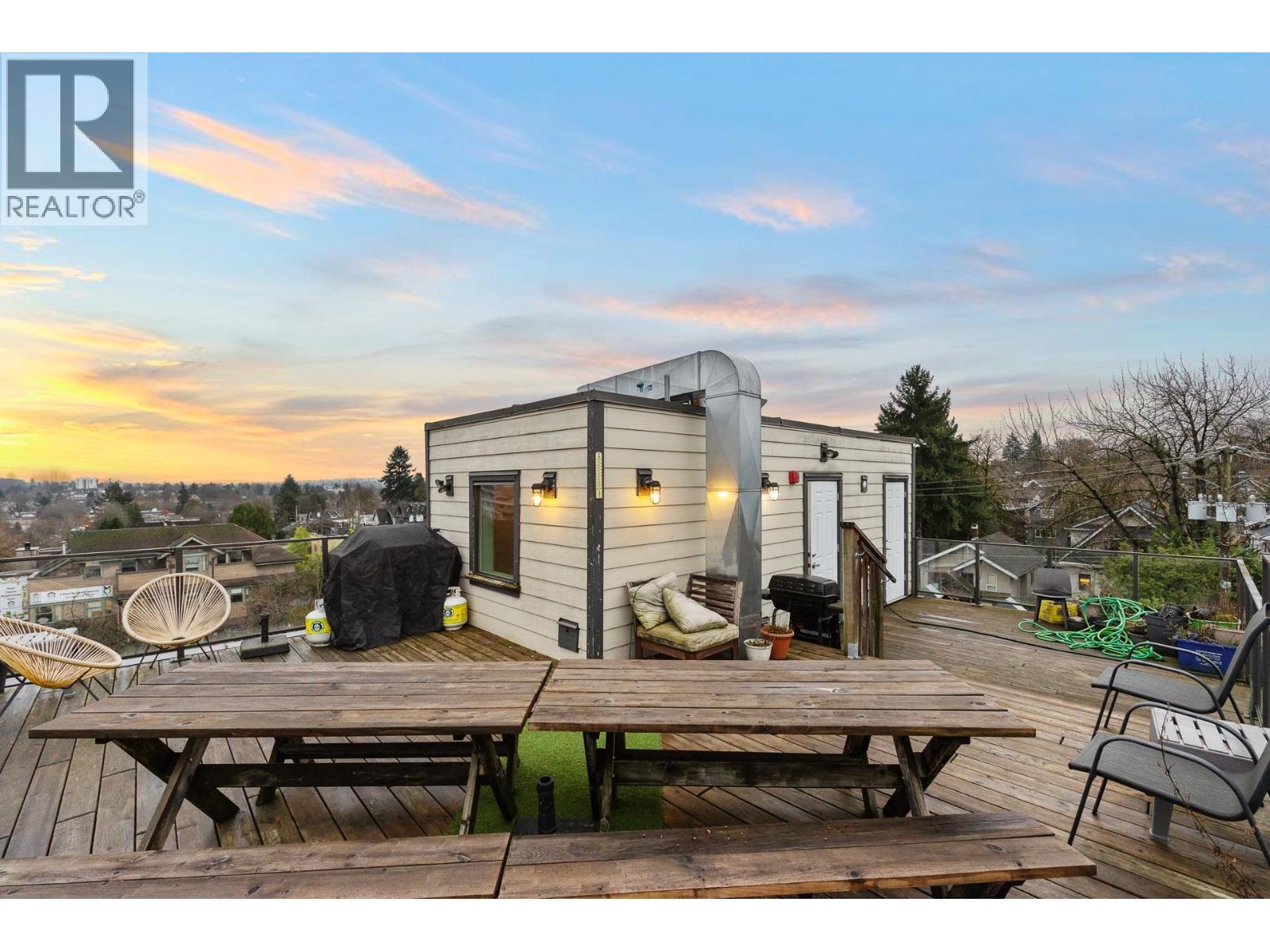 754-758 E Broadway, Vancouver, BC