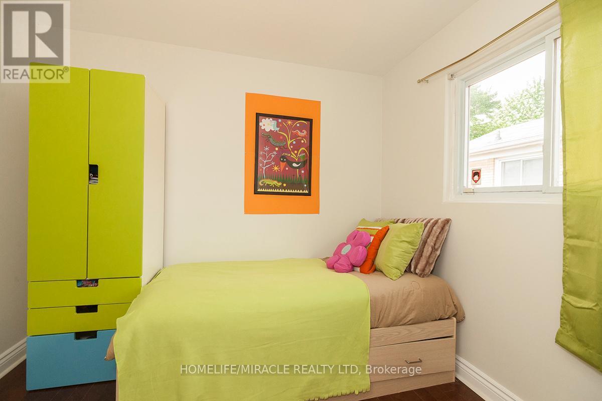 3481 Ashcroft Crescent, Mississauga, ON - Indoor Photo Showing Bedroom