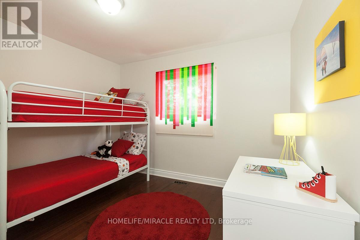 3481 Ashcroft Crescent, Mississauga, ON - Indoor Photo Showing Laundry Room