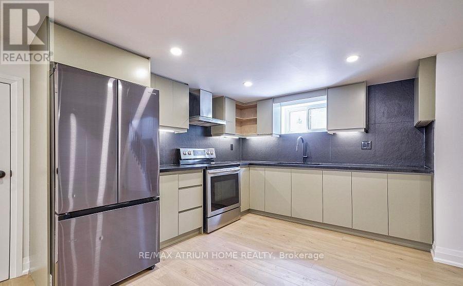 567 Atwater Avenue, Mississauga, ON - Indoor Photo Showing Kitchen