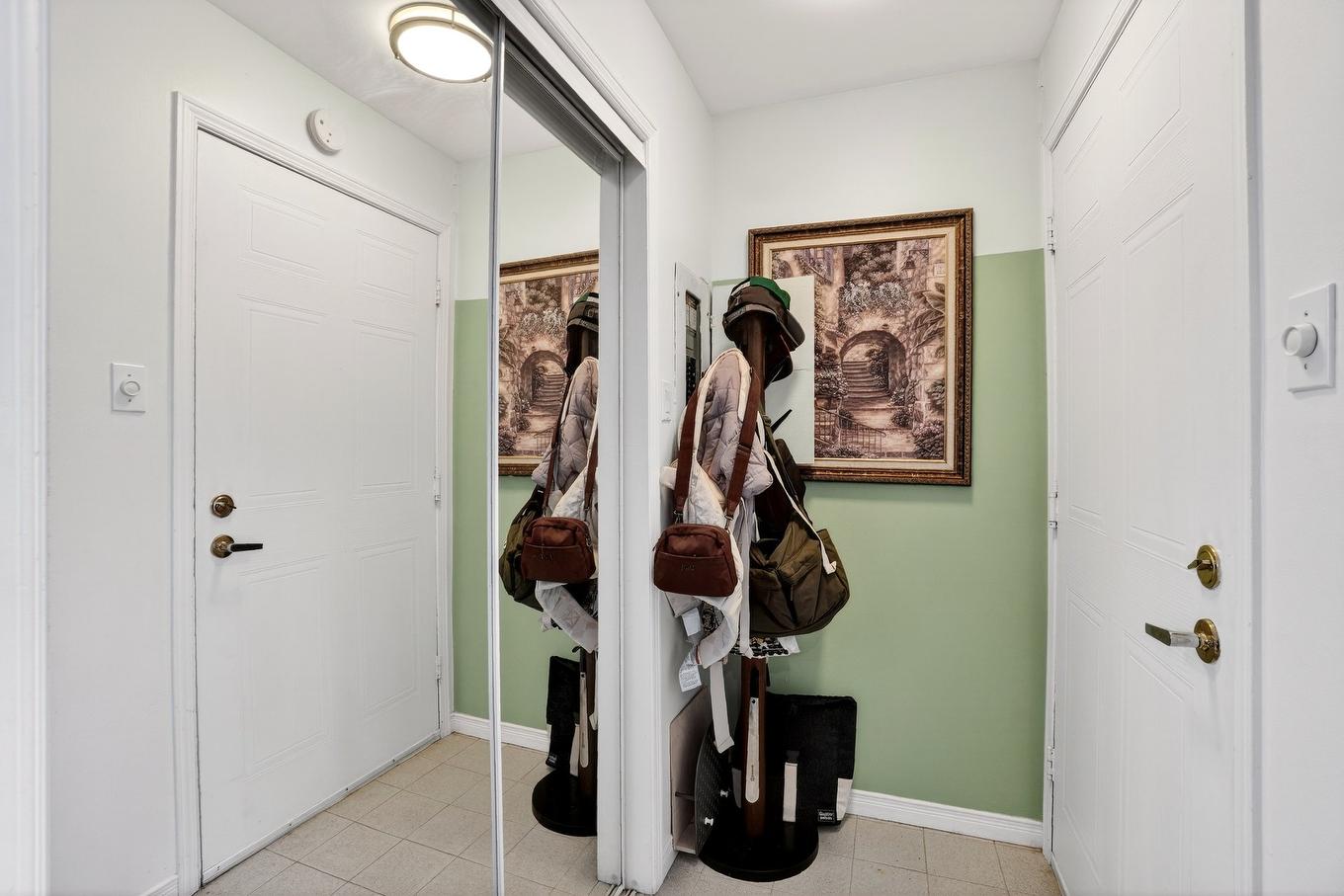 Hall - 7-2469 Rue Knox, Montréal (Le Sud-Ouest), QC - Indoor Photo Showing Other Room