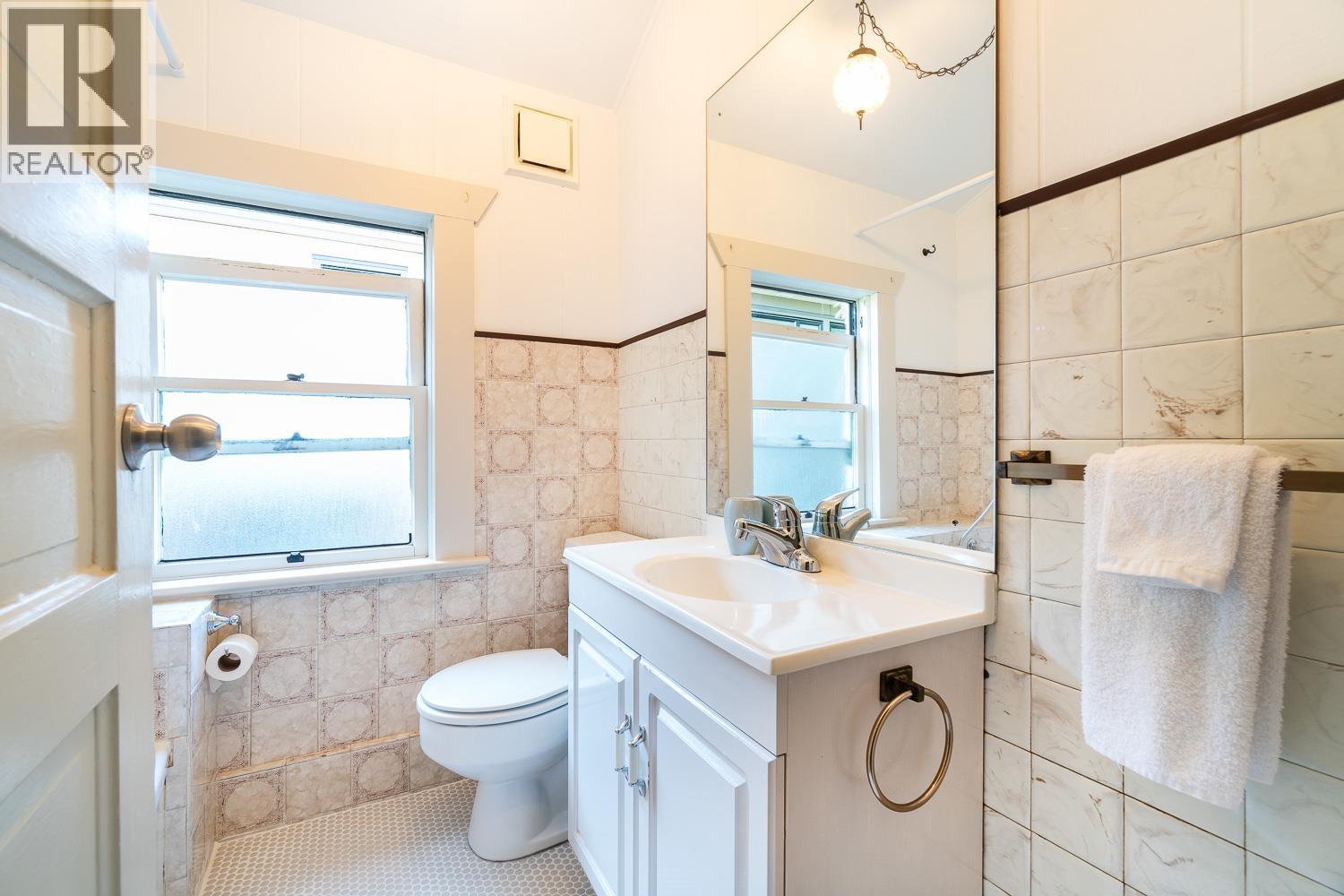 498 E 5Th Avenue, Vancouver, BC