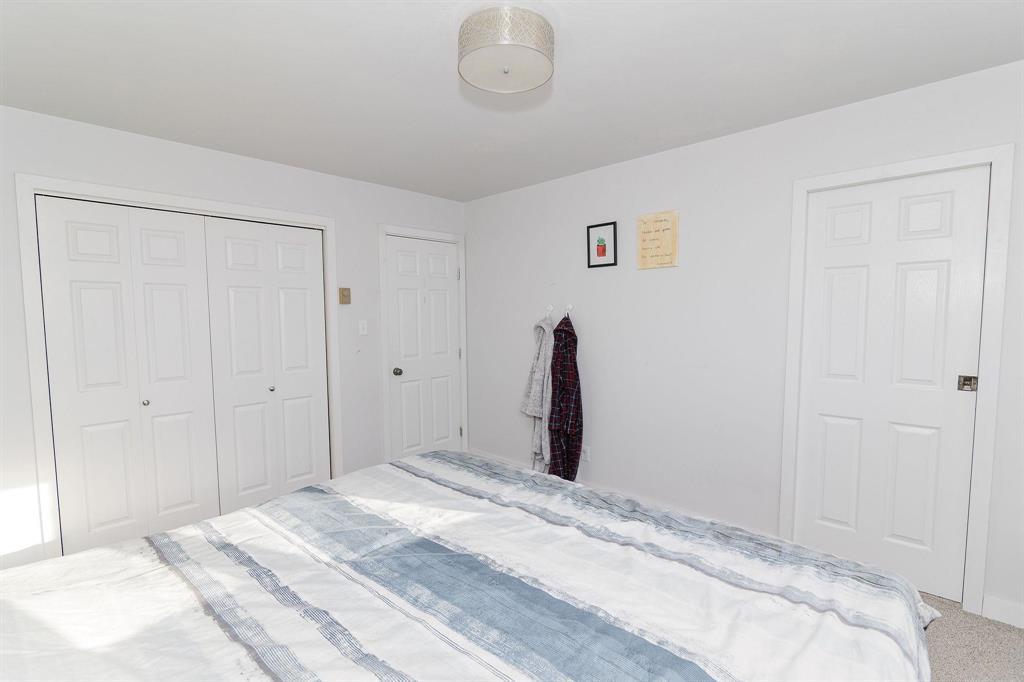 30 Bishop Bay, Carman, MB - Indoor Photo Showing Bedroom