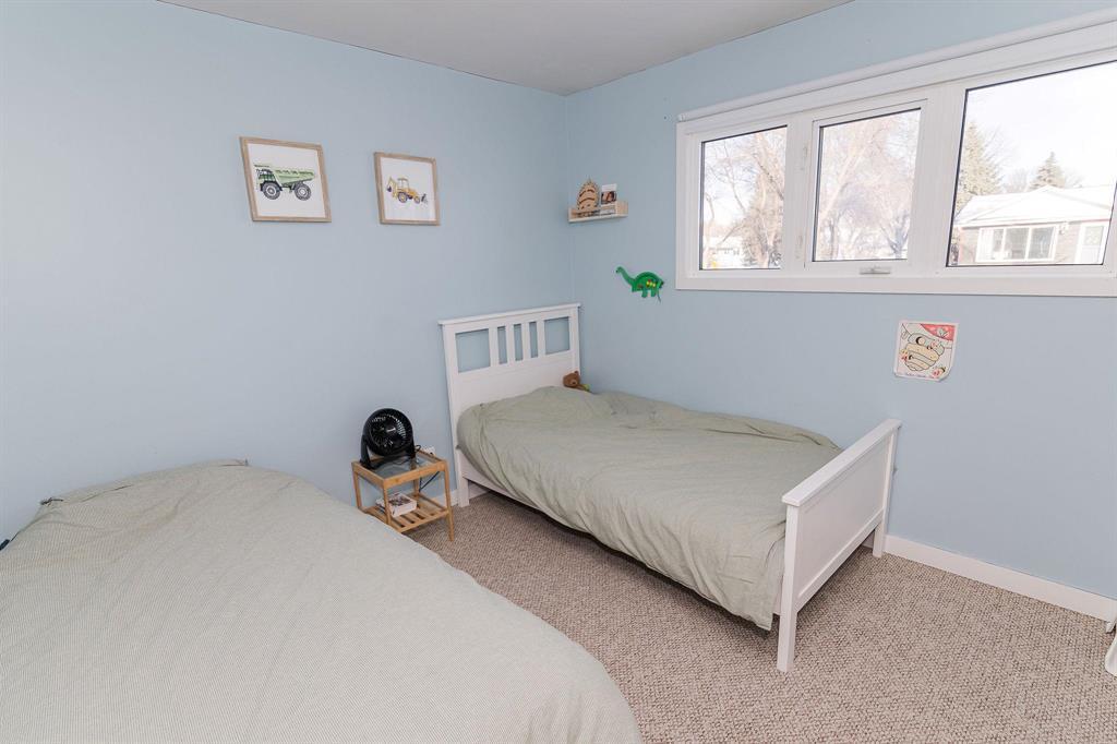 30 Bishop Bay, Carman, MB - Indoor Photo Showing Bedroom