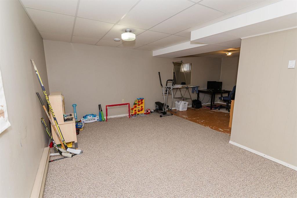 30 Bishop Bay, Carman, MB - Indoor