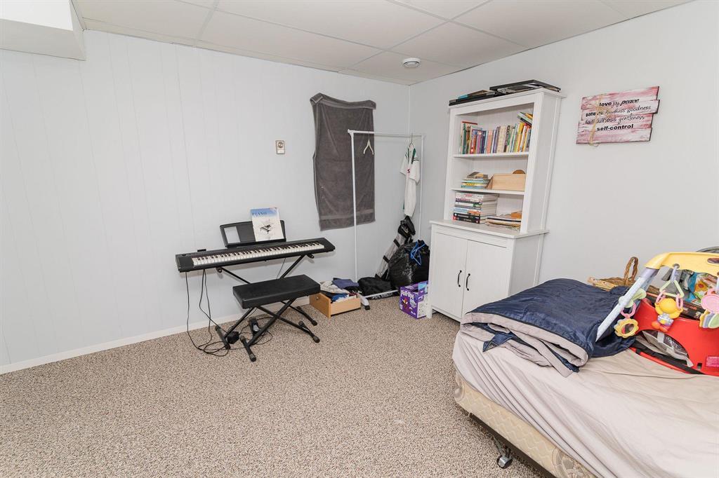 30 Bishop Bay, Carman, MB - Indoor Photo Showing Bedroom