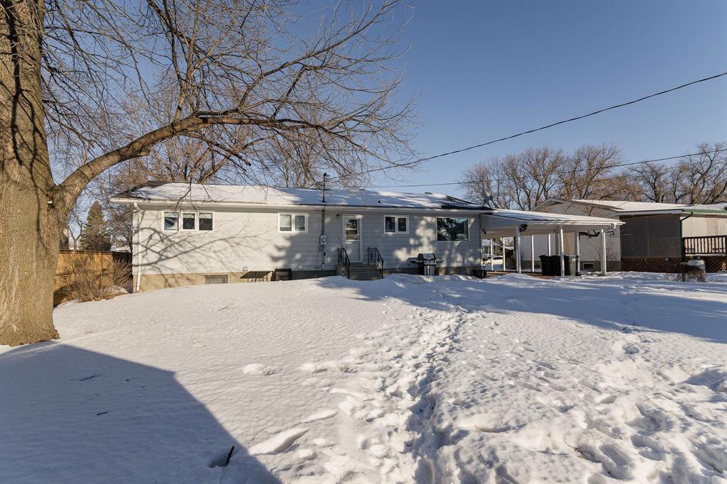 30 Bishop Bay, Carman, MB - Outdoor
